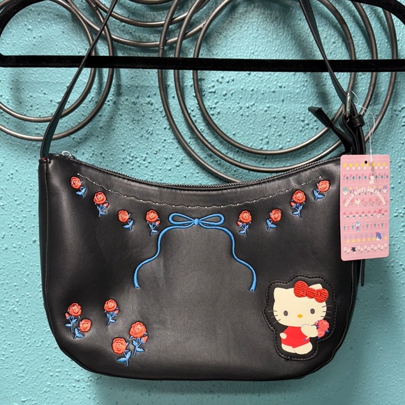 Boxlunch Handbags - Hello Kitty BoxLunch Shoulder Bag